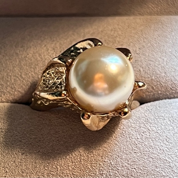 VINTAGE 1950s JUDY LEE Faux Pearl Gold tone Cocktail Ring - Picture 7 of 16